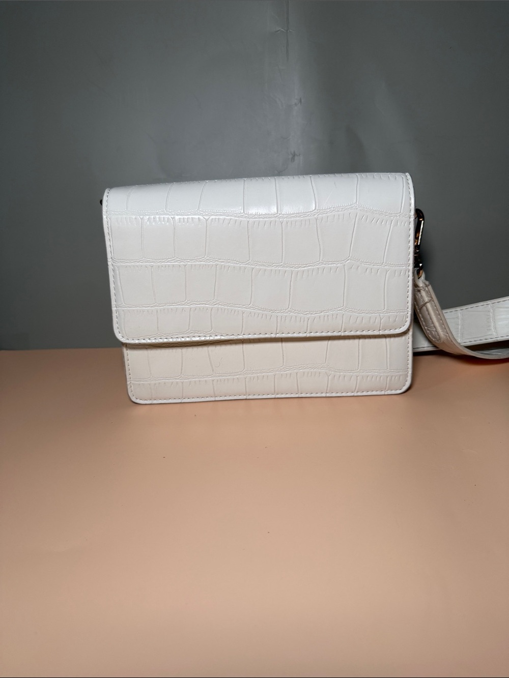 Croc-Embossed White Crossbody Bag - Minimalist Shoulder Bag